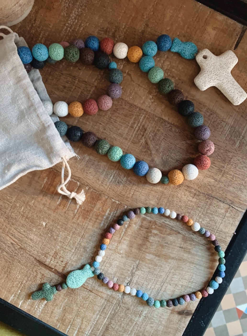 El Rosario artesanal que te acompaña cada día + Guía Gratis para Rezar