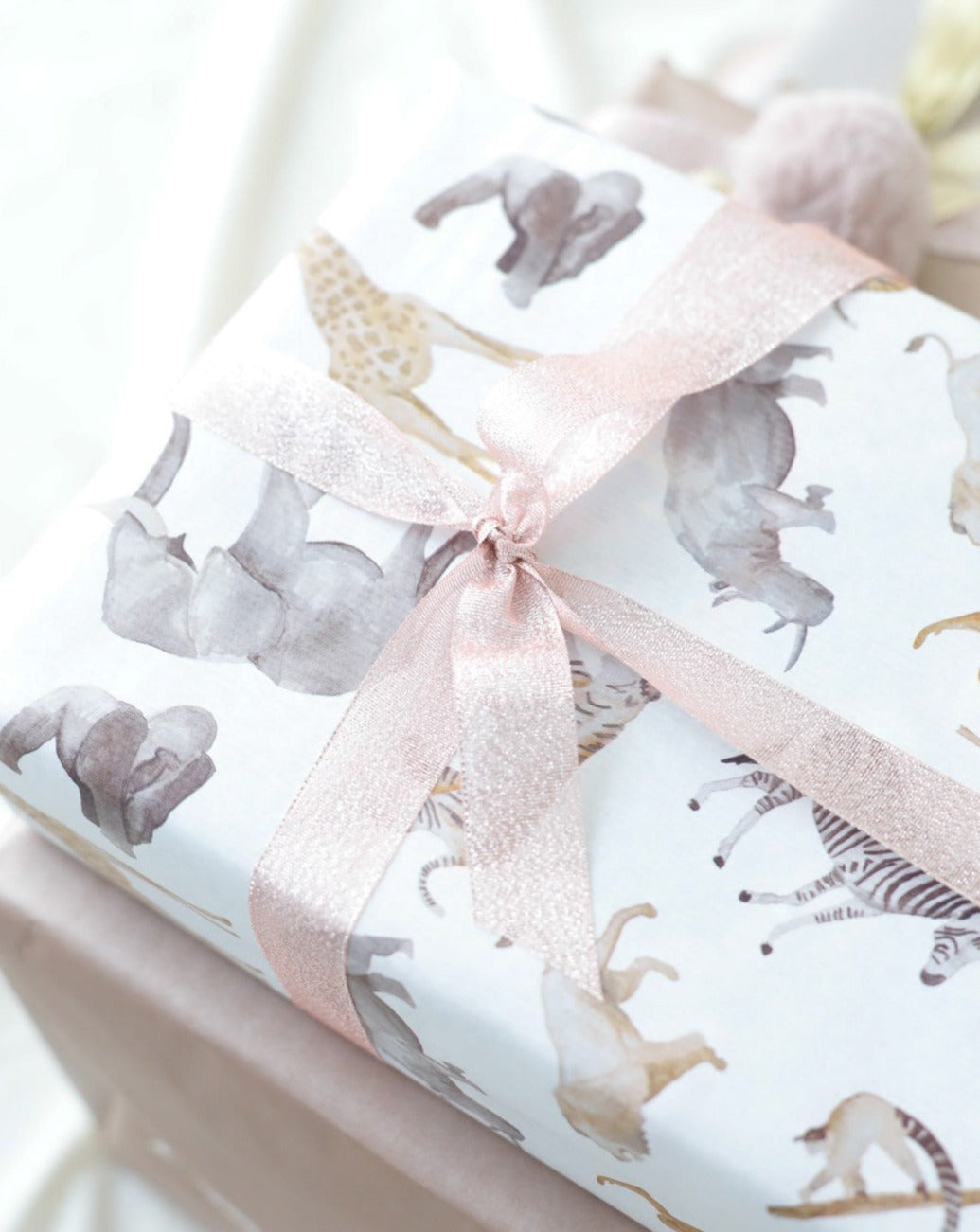 Pack Papel de Regalo + Cintas + Celo