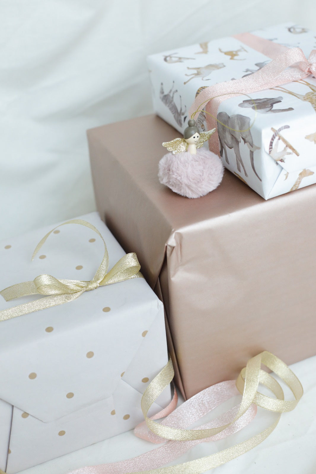 Pack Papel de Regalo + Cintas + Celo