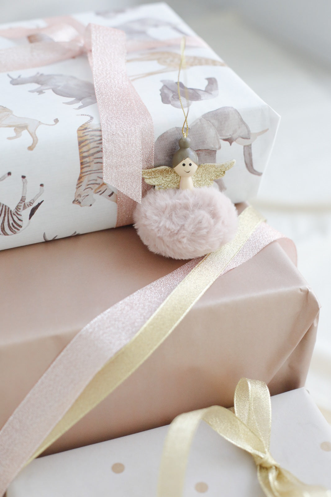 Pack Papel de Regalo + Cintas + Celo