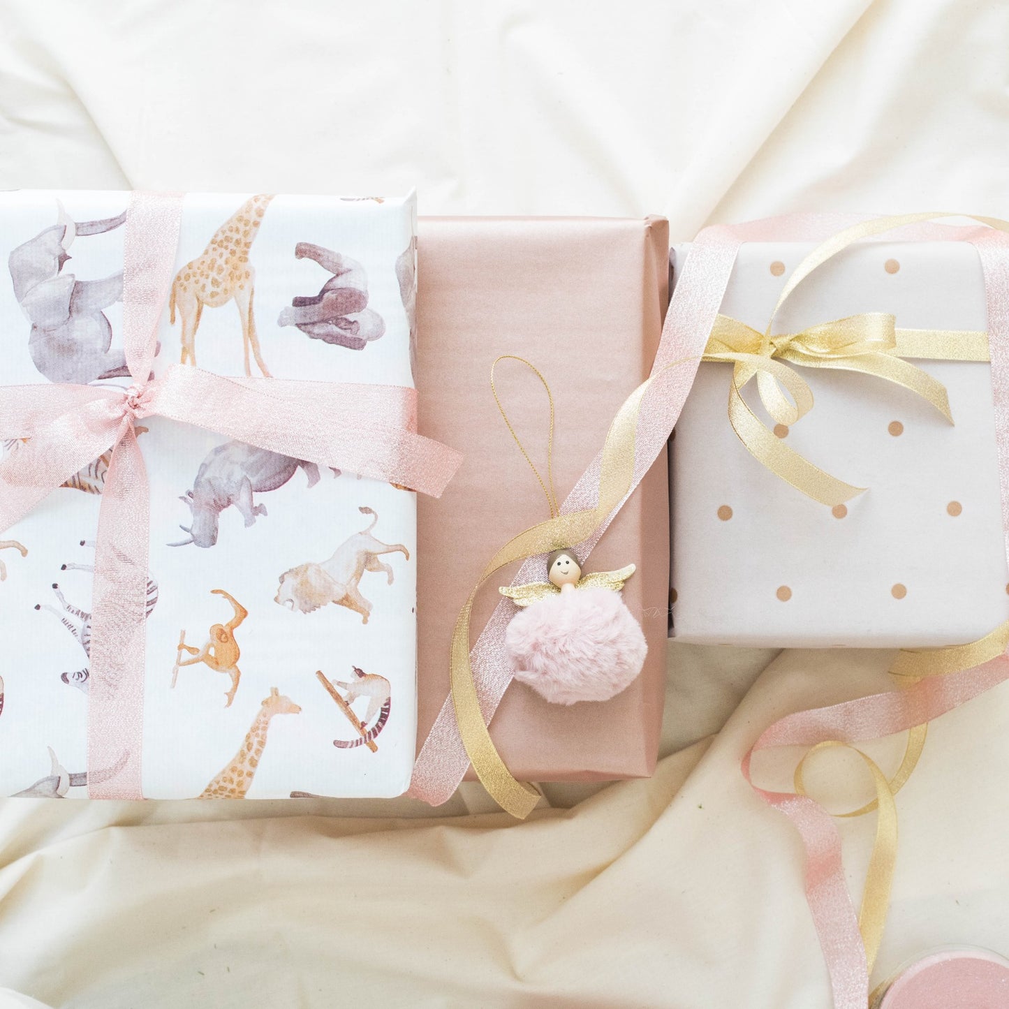 Pack Papel de Regalo + Cintas + Celo
