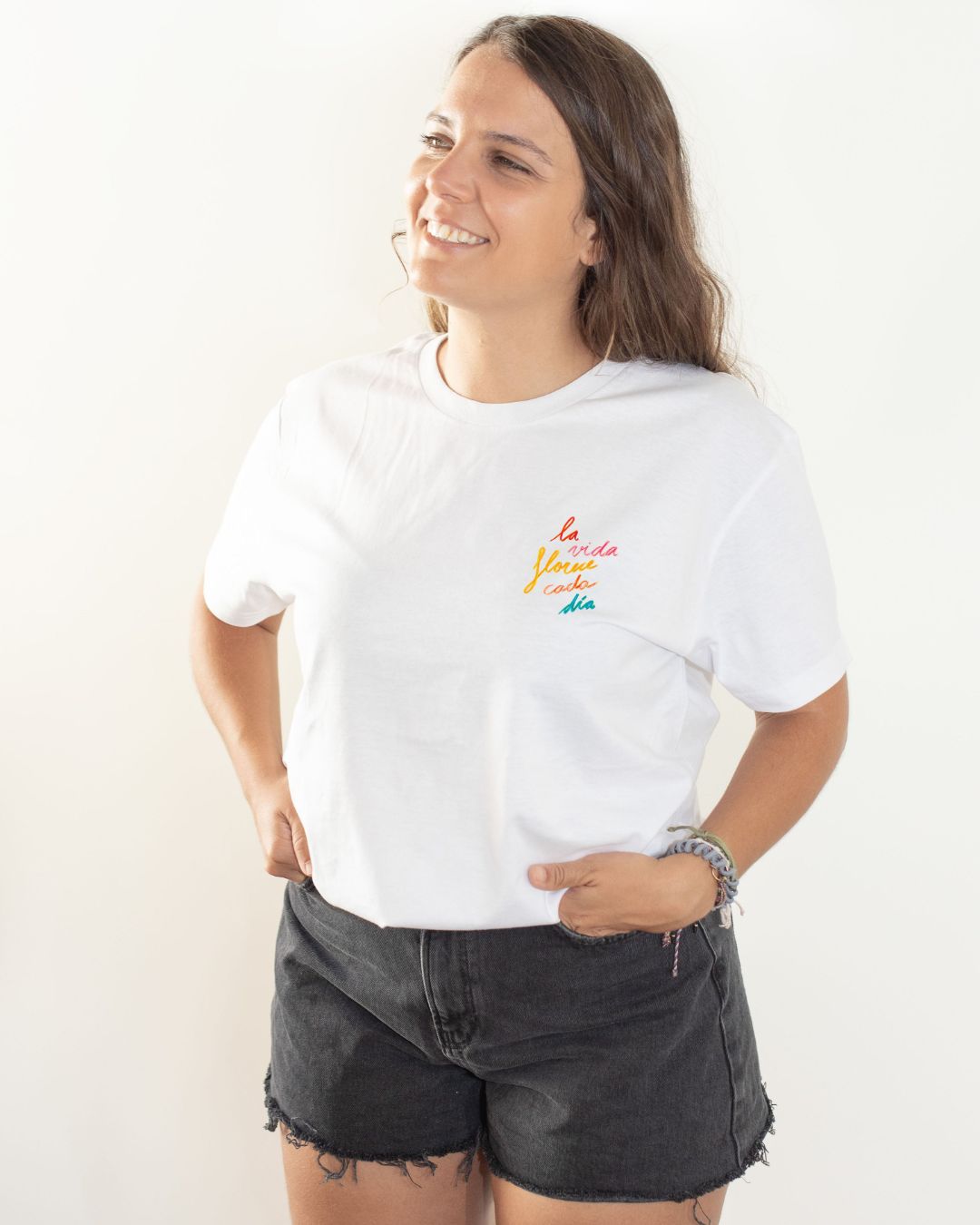 CAMISETA LA VIDA FLORECE CADA DÍA