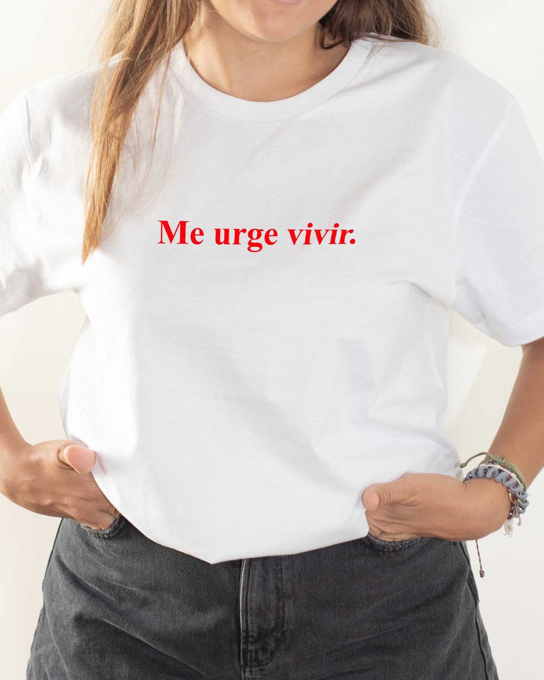 CAMISETA ME URGE VIVIR