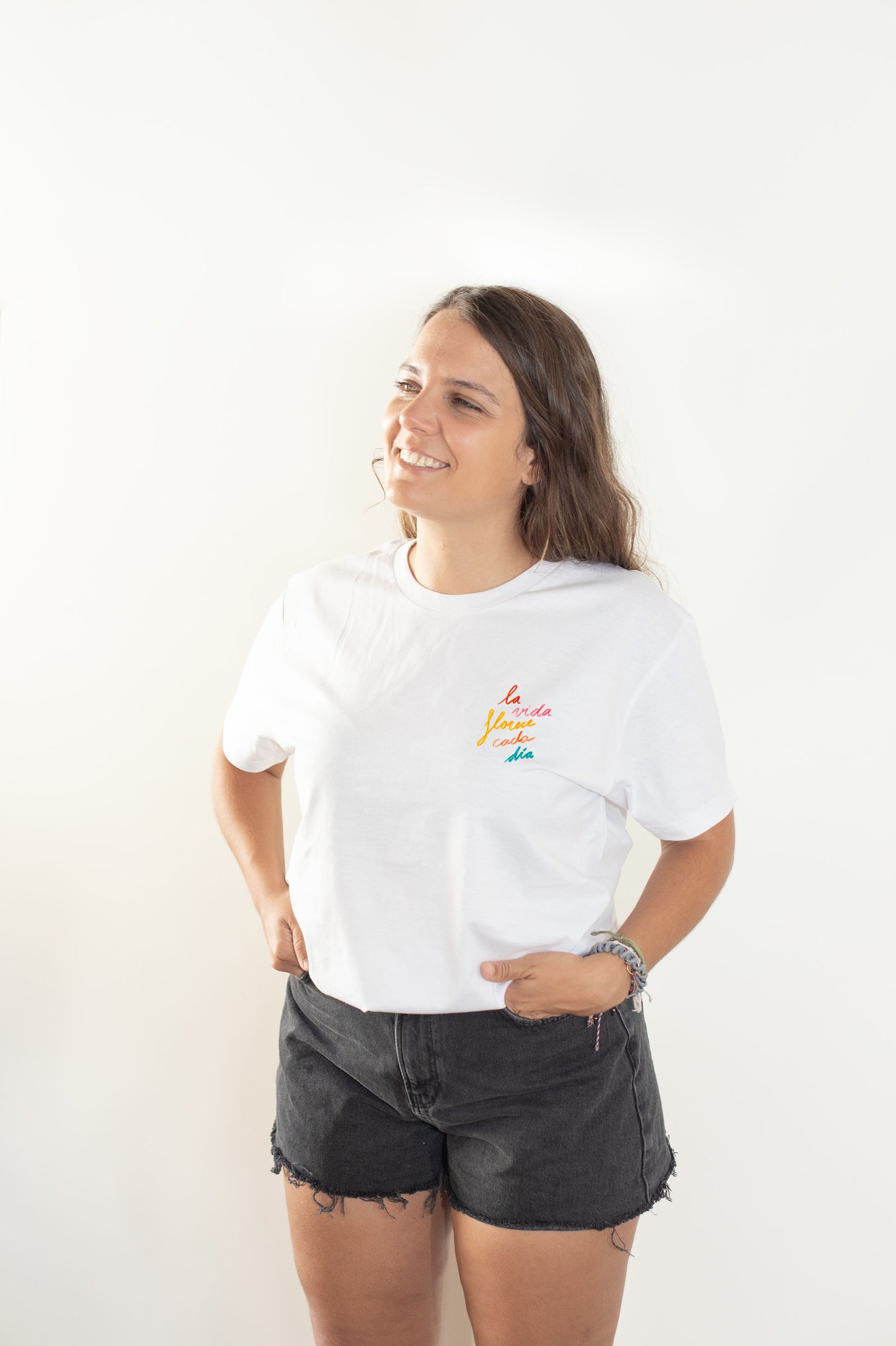 CAMISETA LA VIDA FLORECE CADA DÍA