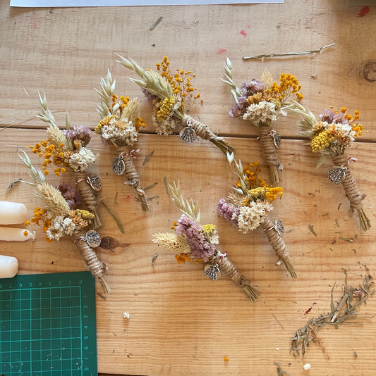 Ramo miniatura con medallita para invitados