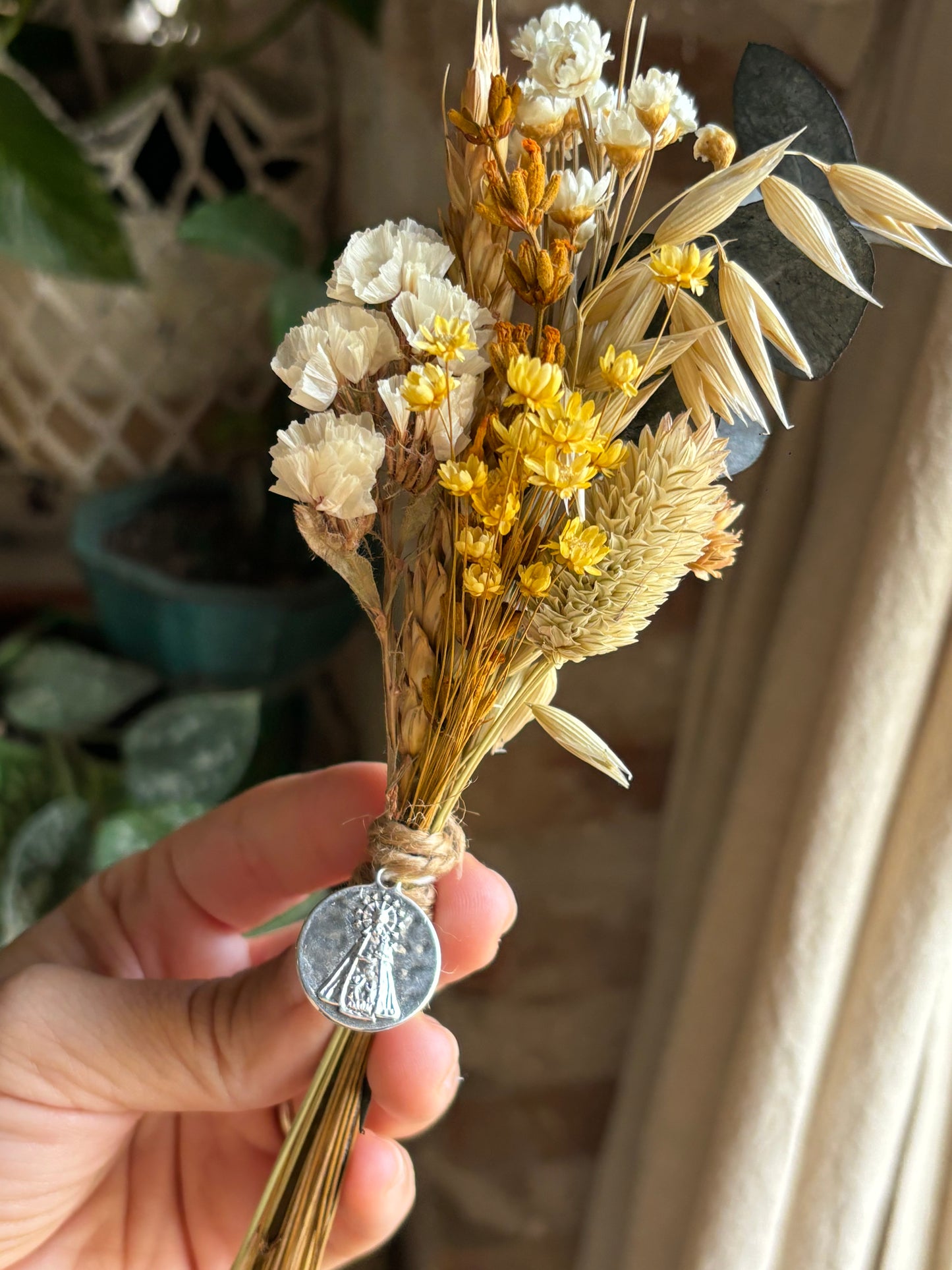Ramo miniatura con medallita para invitados