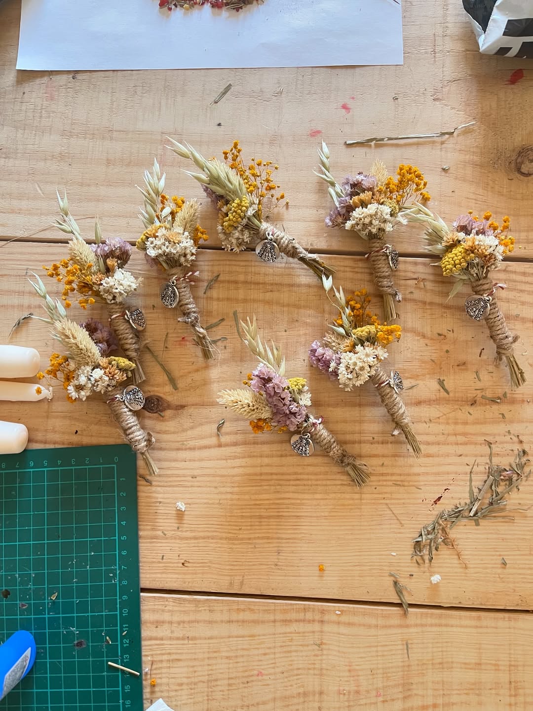 Ramo miniatura con medallita para invitados