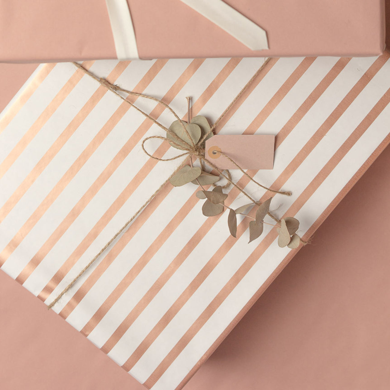 Papel Reversible Líneas Rosa Cobre