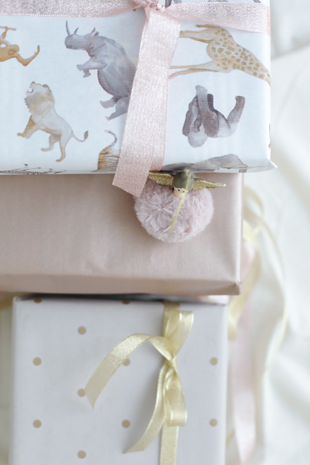 Pack Papel de Regalo + Cintas + Celo